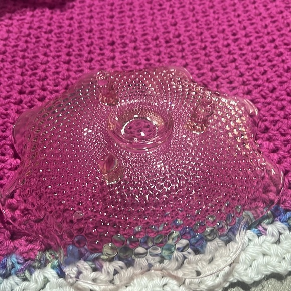 VINTAGE 7" Dia PINK DEPRESSION GLASS 3 FOOTED RUFFLE RIM HOBNAIL CANDY DISH BOWL - Picture 2 of 5
